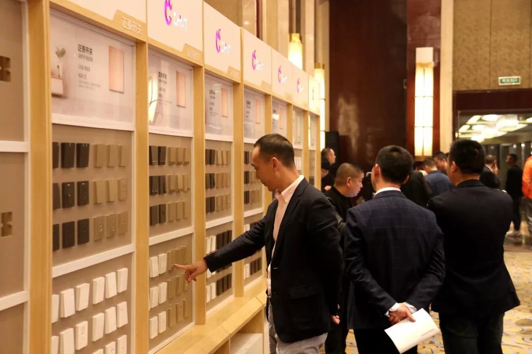 888集團居家杭州新品推介會＂泰＂火爆