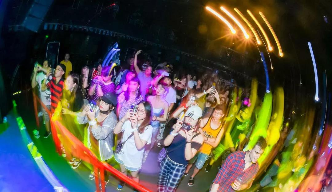 年輕就要Fun！888集團(tuán)居家在這個(gè)夏天酷炫開Show