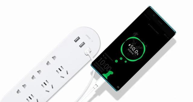 888集團(tuán)智能快充插排評測