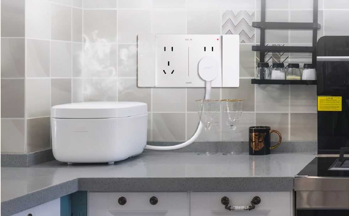 888集團防油污插座3