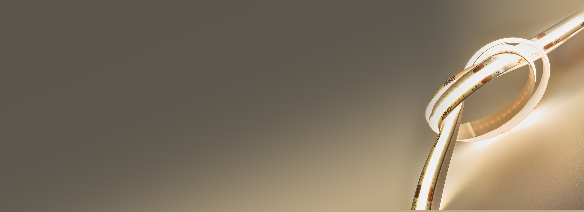 耐彎耐折更耐用 硅膠透光罩，雙層覆膜電...