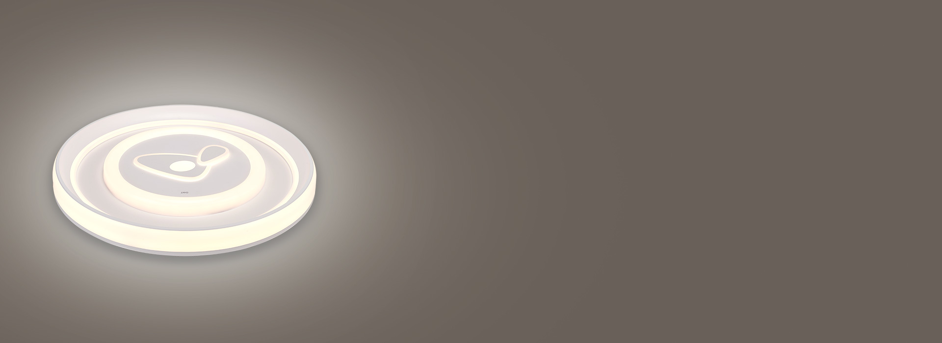 光線均勻，柔和迷人 光學燈罩，透光率高...