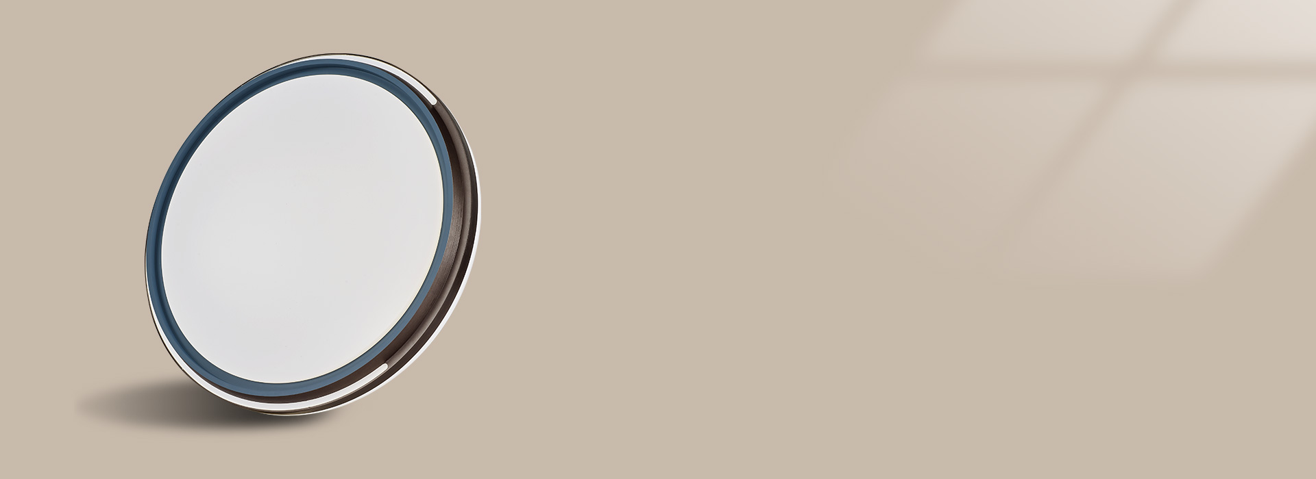 多層烤漆，耐用持久 精工鐵藝燈體，多層...